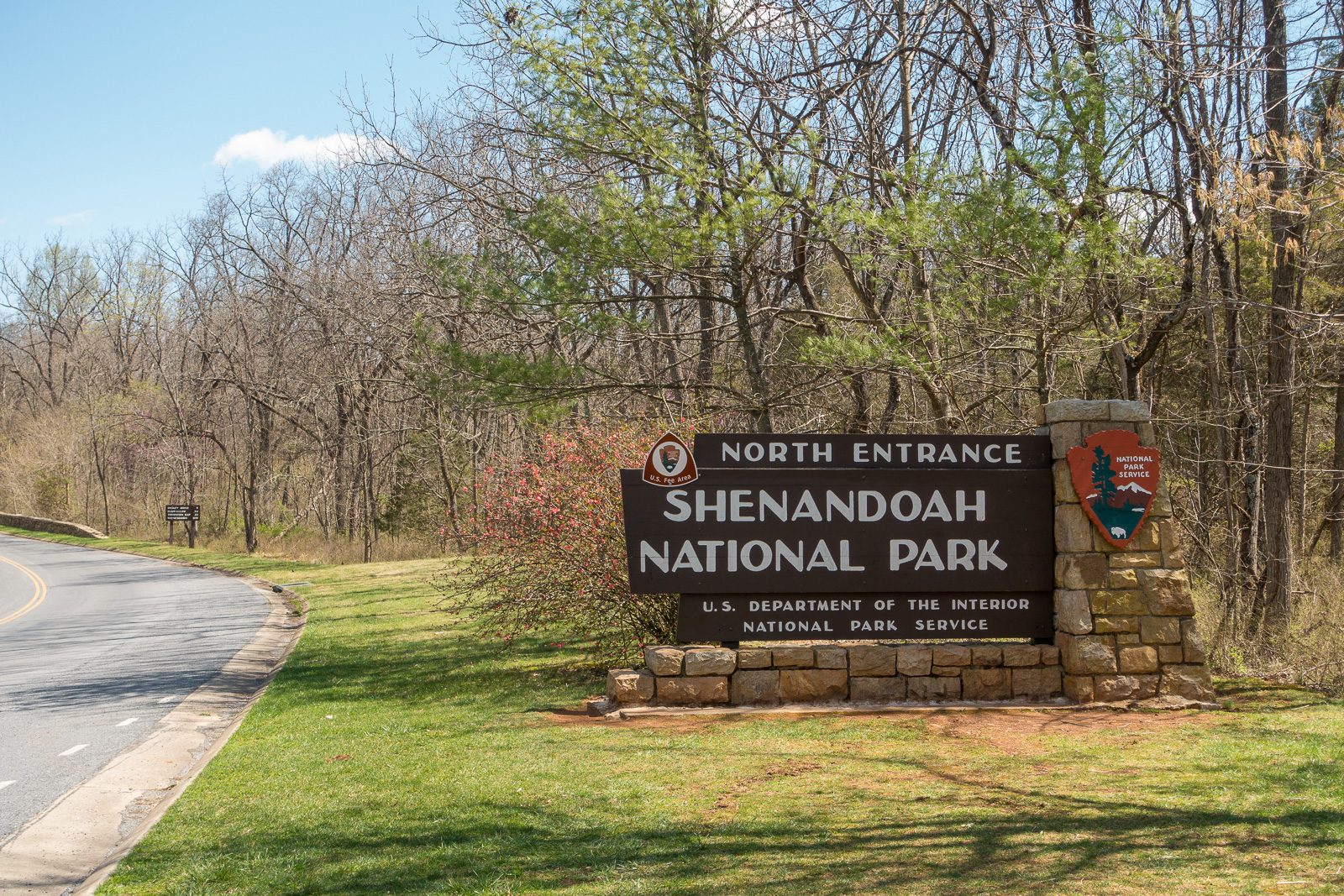 Spring Driving Destinations: Skyline Drive, Shenandoah National Park: Nature's Spectacle for Motorists