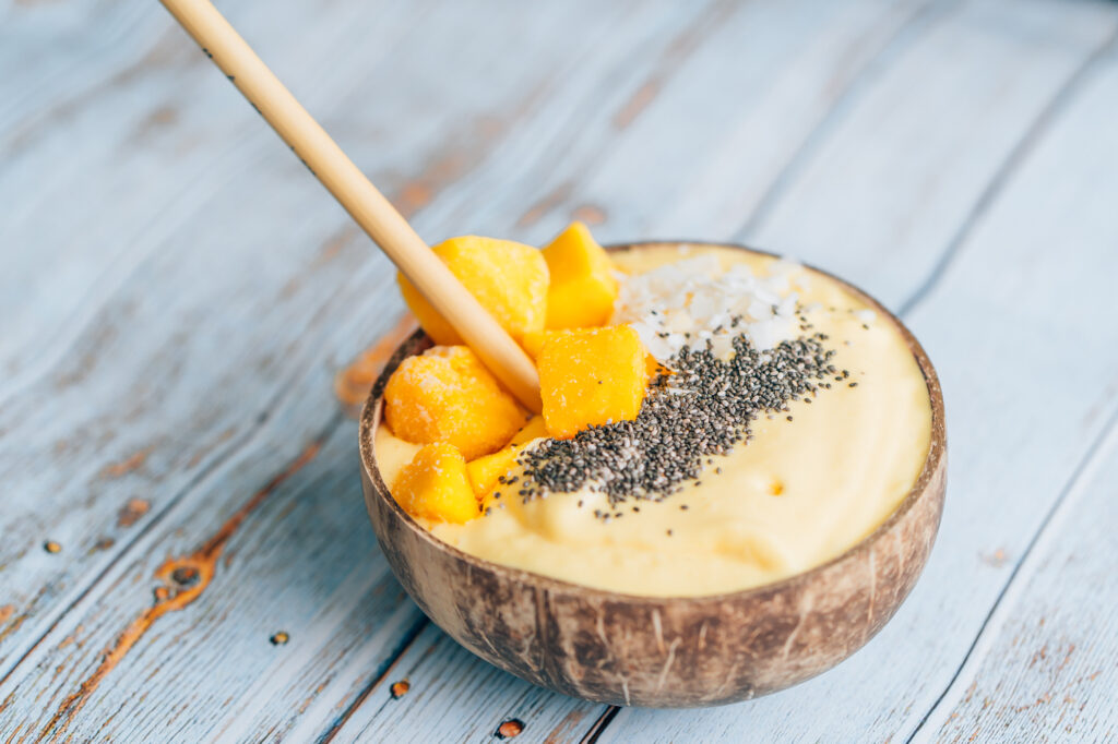 Coconut Mango Smoothie Bowl