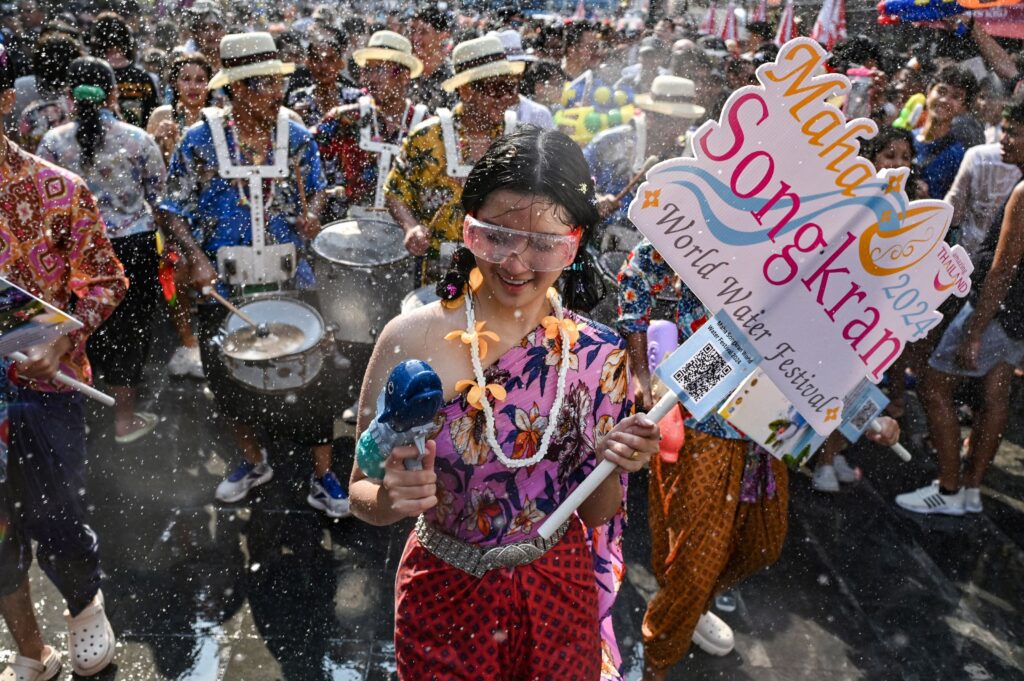 festivals-around-the-world-songkran