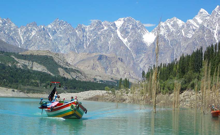 Best Tourist Spots in Subcontinent: Hunza Valley Pakistan